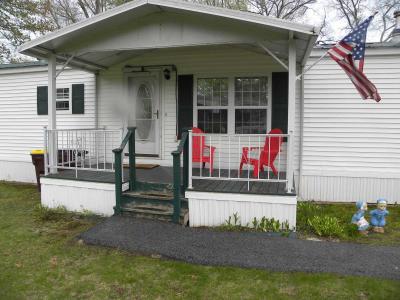 Photo 3 of 38 of home located at 17 Jones Rd Saratoga Springs, NY 12866