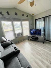 1986 Manufactured Home