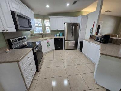 Photo 4 of 8 of home located at 515 Minneola Ave Frostproof, FL 33843