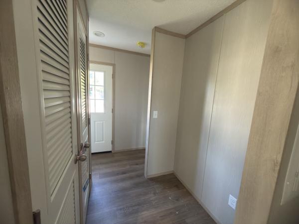2026 Clayton 56CEE16763A Mobile Home