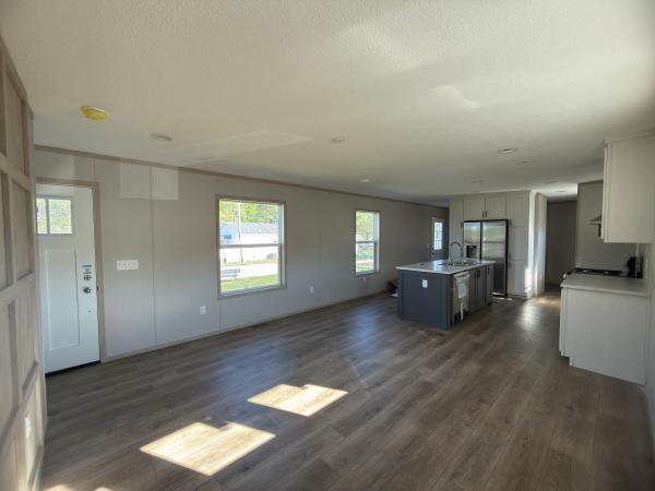 2026 Clayton 56CEE16763A Mobile Home