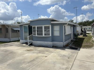 Photo 3 of 11 of home located at 37630 Daybright Lane Zephyrhills, FL 33541