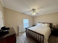 2000 Skyline Wood Manor Mobile Home