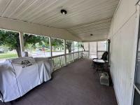 2000 Skyline Wood Manor Mobile Home