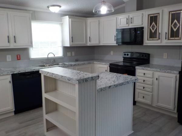 2002 HBOS MFG LP 8018-410 AM Classic Mobile Home