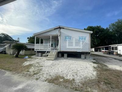 Photo 2 of 20 of home located at 13204 Grape Avenue Grand Island, FL 32735