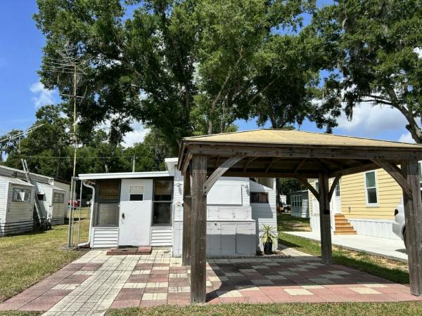 Photo 1 of 2 of home located at 16731 Us-301 #141 Dade City, FL 33523