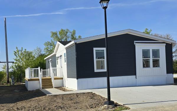 Photo 1 of 1 of home located at 27484 Oregon Rd. Lot 216 Perrysburg, OH 43551