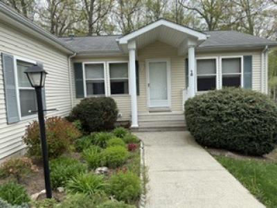 Photo 4 of 11 of home located at 16 Indian Hill Road Uncasville, CT 06382