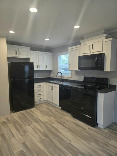 Photo 4 of 15 of home located at 426 W. Touhy Ave #202 Des Plaines, IL 60018