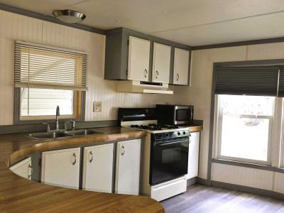 Photo 5 of 9 of home located at 234 Hickory Circle Elyria, OH 44035