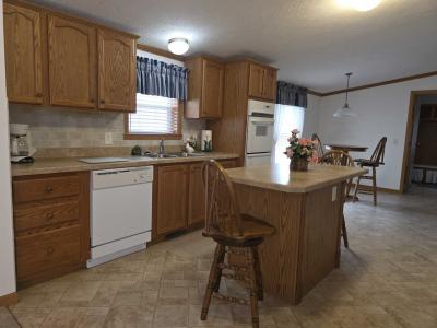 Photo 3 of 34 of home located at 371 Pin Oak Circle Elyria, OH 44035