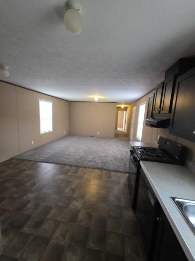 Photo 5 of 15 of home located at 48581 Pineview Drive Shelby Township, MI 48317