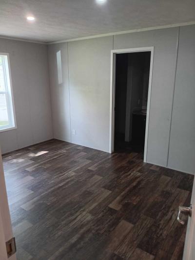 Photo 3 of 10 of home located at 16 English Village Park #193 Nixa, MO 65714