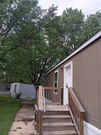 Mobile Home at 16 English Village Park #193 Nixa, MO 65714