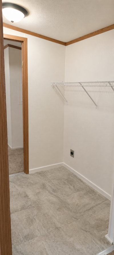 Photo 3 of 12 of home located at 1100 Thornwood Dr SW #704 Heath, OH 43056