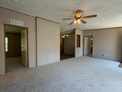 Photo 5 of 23 of home located at 1316 S 9th St Paducah, KY 42003