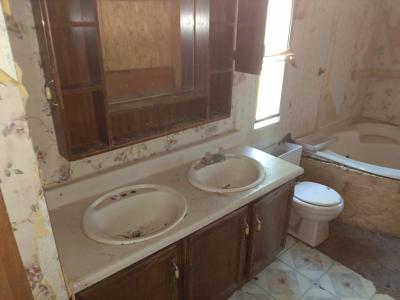 Photo 4 of 11 of home located at 705 27th Pl Granite, IL 62040
