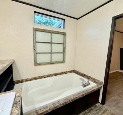 Photo 5 of 22 of home located at 1301 Frankie St New Iberia, LA 70560