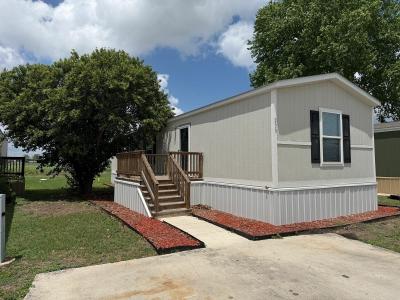 Photo 4 of 19 of home located at 230 Grove Ln New Braunfels, TX 78130