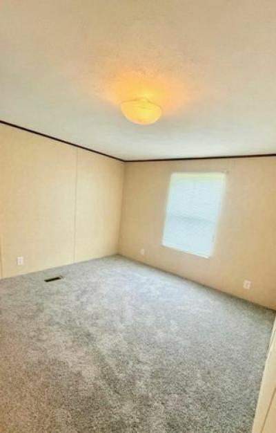 Photo 5 of 33 of home located at 1075 Percy Rd Saint Martinville, LA 70582