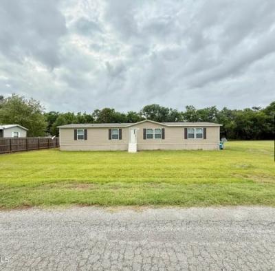 Mobile Home at 1075 Percy Rd Saint Martinville, LA 70582