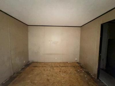 Photo 5 of 18 of home located at 25898 I-30 Frontage Rd Bryant, AR 72022