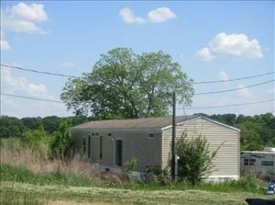 Photo 2 of 14 of home located at 643 Horton Rd Horton, AL 35980