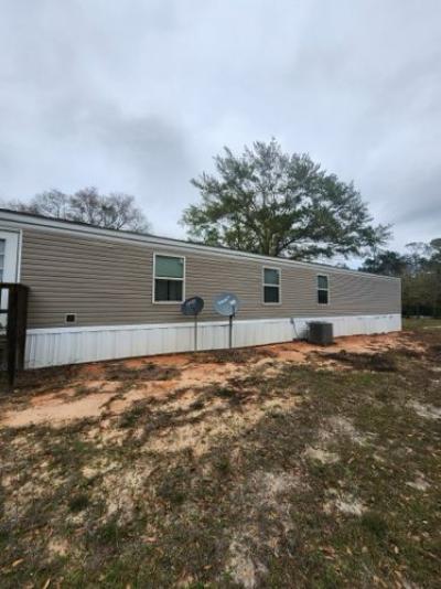 Mobile Home at 672 J W Hollington Rd Freeport, FL 32439