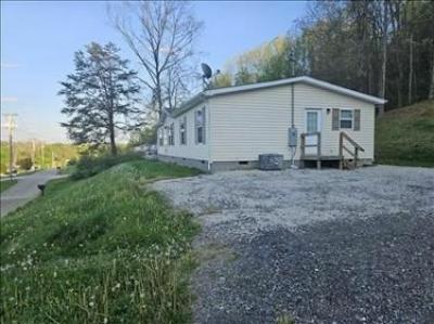 Photo 2 of 18 of home located at 23 North Slope Drive Milton, WV 25541