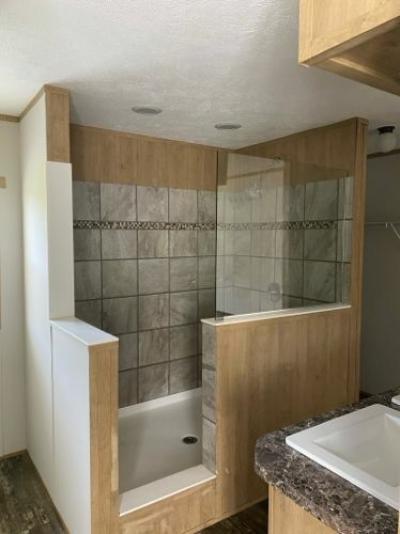 Photo 4 of 17 of home located at 14 Woodland Park Rd Waverly, OH 45690