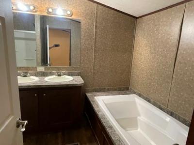 Photo 5 of 19 of home located at 201 Bently St Thibodaux, LA 70301
