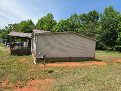 Photo 4 of 21 of home located at 78 Buck Branch Rd Mill Spring, NC 28756