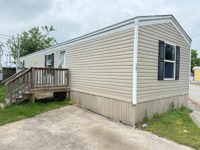 Photo 3 of 7 of home located at 3014 Preston Ave Trl 48 Pasadena, TX 77503