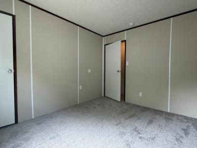 Photo 4 of 19 of home located at 315 Barricks Rd Lot 410 Louisville, KY 40229