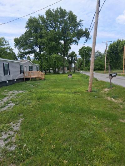 Photo 3 of 15 of home located at 1507 N Oak Street Du Quoin, IL 62832