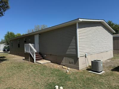 Photo 2 of 21 of home located at 5744 Arcadia Cir Del Valle, TX 78617