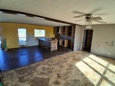 Mobile Home at 105 South Beaugard Stanton, TX 79782
