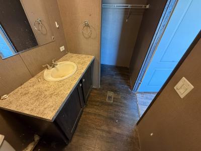 Photo 5 of 10 of home located at 8368 County Road 5 1/2 Pampa, TX 79065