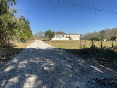 Photo 3 of 18 of home located at 38 County Road 5330 Baldwyn, MS 38824
