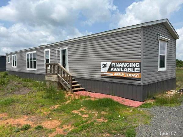 Photo 1 of 2 of home located at 390 Barkman Bend Rd Hooks, TX 75561
