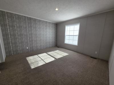 Photo 4 of 8 of home located at 900 Thomas J Drive Flint, MI 48506