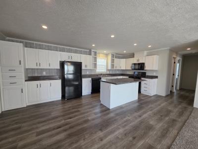 Photo 4 of 10 of home located at 801 Theresa Drive Flint, MI 48506
