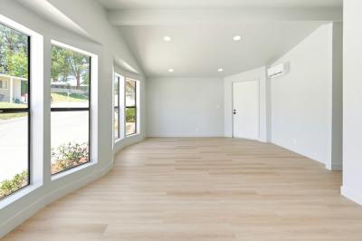 Photo 4 of 39 of home located at 15181 Van Buren Blvd #262 Riverside, CA 92504