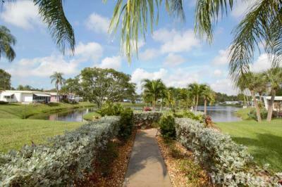 Photo 5 of 11 of home located at 39248 Us Hwy 19N  #288 Tarpon Springs, FL 34689