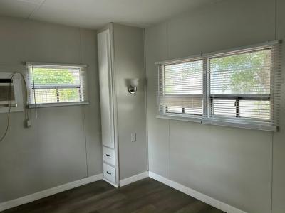 Photo 4 of 9 of home located at 10720 54th Avenue N, Lot 19 Saint Petersburg, FL 33708