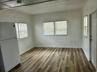 Photo 2 of 5 of home located at 10720 54th Avenue N, Lot 32 Saint Petersburg, FL 33708