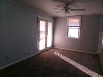 Photo 4 of 13 of home located at 7100 Ulmerton Rd Lot 905 Largo, FL 33771