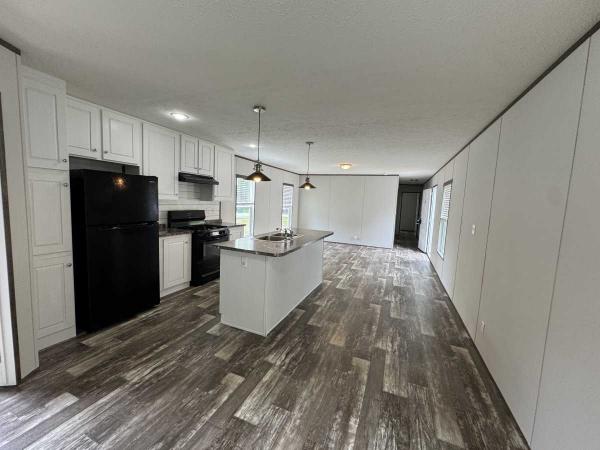 2006  Mobile Home For Sale
