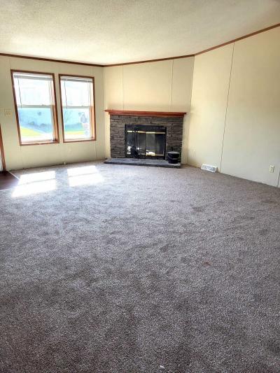 Photo 5 of 13 of home located at 1856 Armstrong Blvf. #29 Milford, MI 48381
